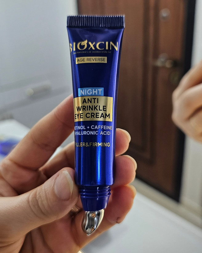 کرم ضد چروک و جوانسازوآبرسان وروشن کننده دور چشم بیوکسین Bioxcin ویژه شب مدل AGE REVERSE حجم 15 میل